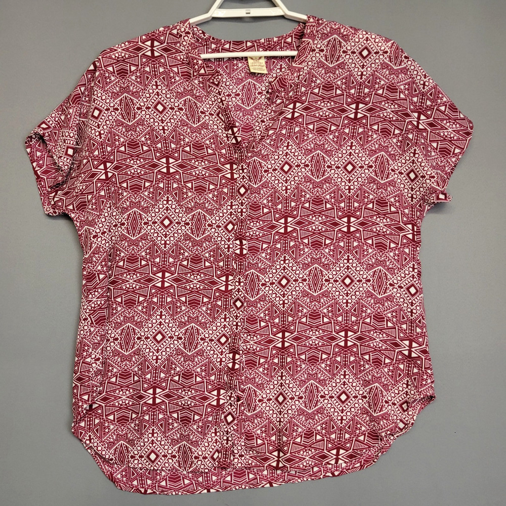 Faded Glory Top Blouse Womens 1X (16W) Red White Geometric Short Sleeves Buttons